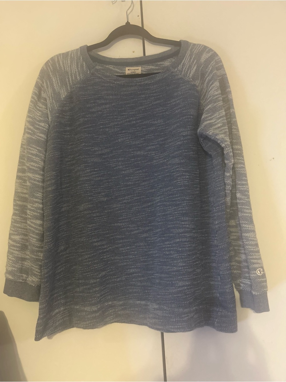 Champion Blue Heathered Raglan Sleeve Women's Sweat Shirt. 100% Cotton.Sz. Large